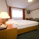 Elite Hotel 3*
